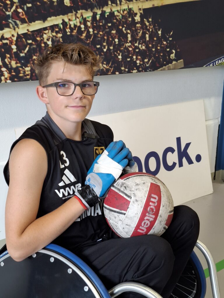Jonte bei der Anprobe